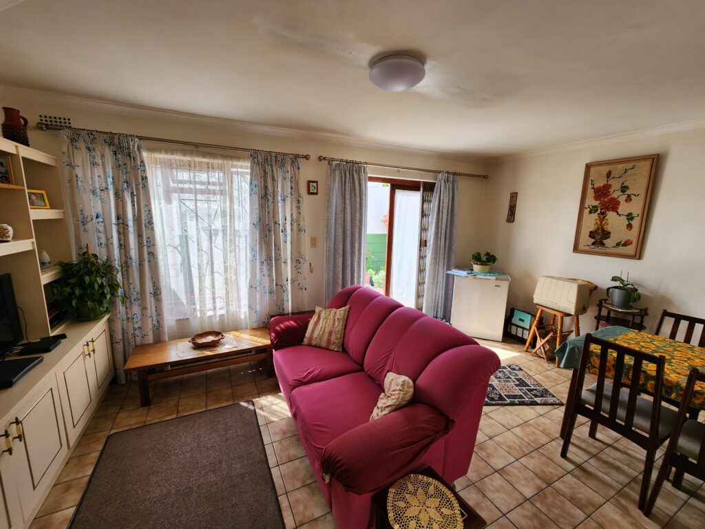 Lounge Dining