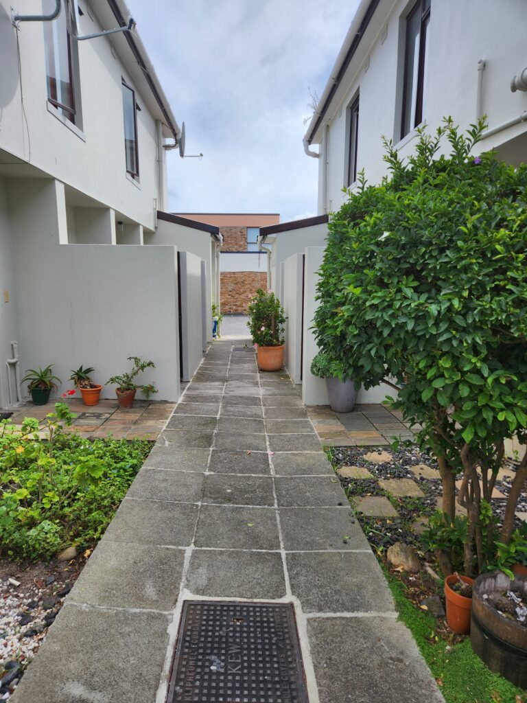 Walkway North