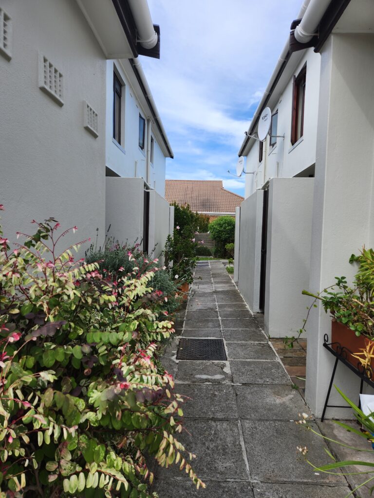 Walkway South